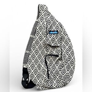 KAVU Rope Sling Bag Geometric Print Black Beige Crossbody Pockets Travel